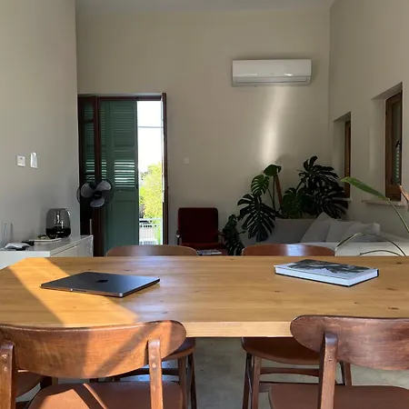 Hébergement de vacances 1947 Rescued Stone House *