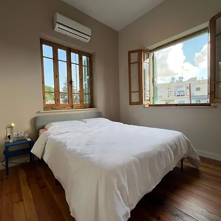 Hébergement de vacances 1947 Rescued Stone House *