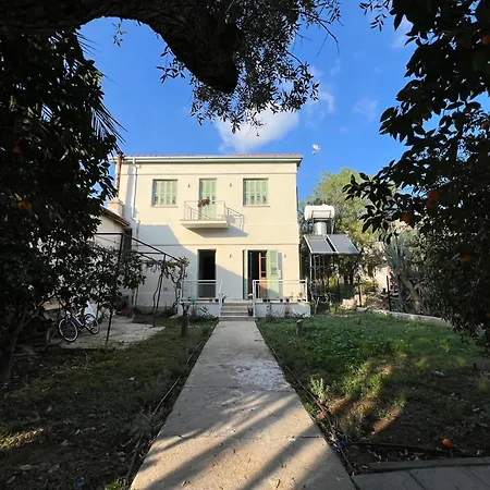 Prázdninový dům 1947 Rescued Stone House *