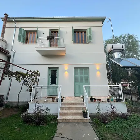 Prázdninový dům 1947 Rescued Stone House *