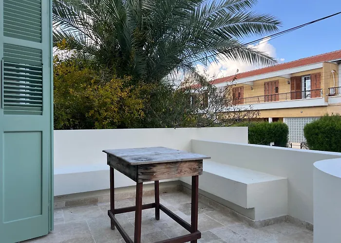 Ferienhaus 1947 Rescued Stone House Nikosia