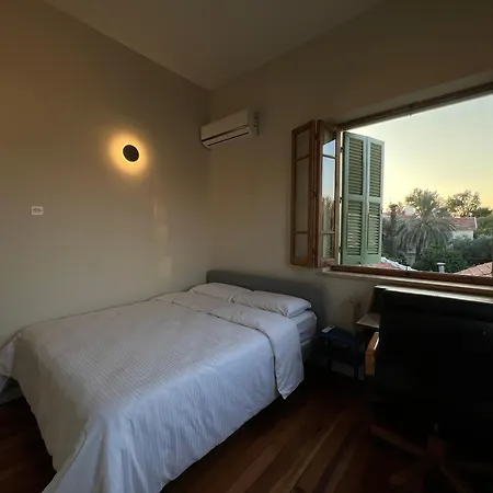 1947 Rescued Stone House Nikozja