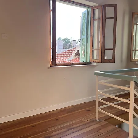 Dom wakacyjny 1947 Rescued Stone House *