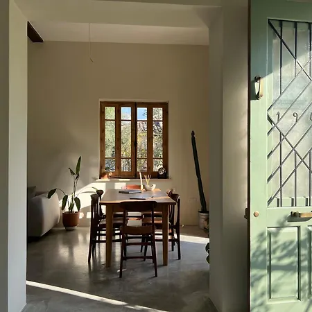 Dom wakacyjny 1947 Rescued Stone House *